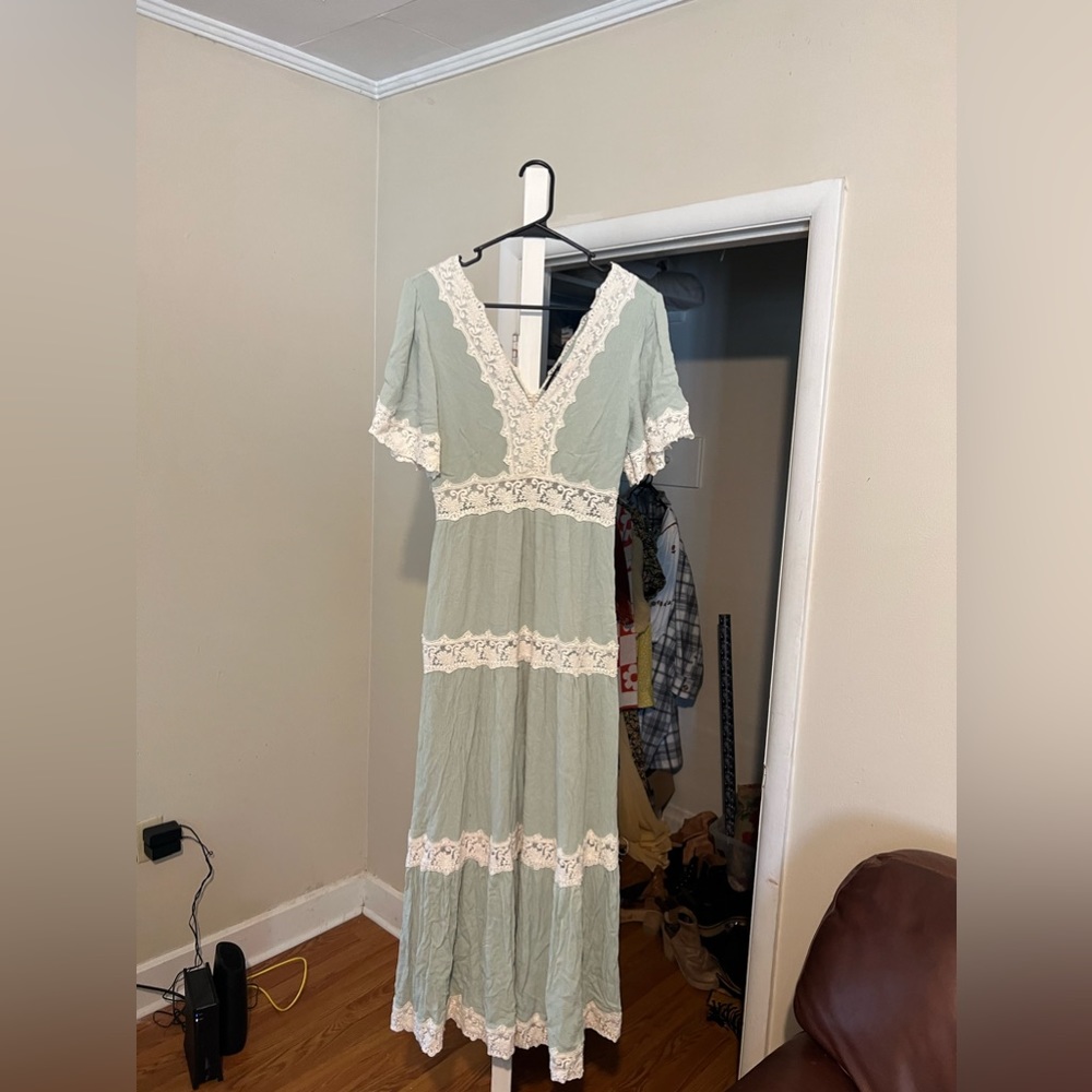 Wishlist mint green tiered maxi dress